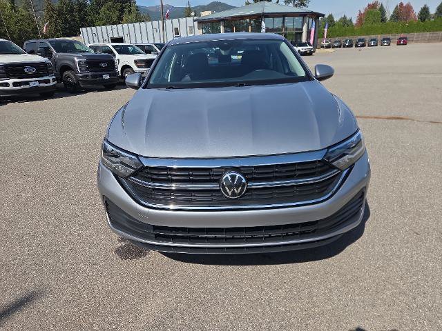 Used 2024 Volkswagen Jetta SE FWD image 2