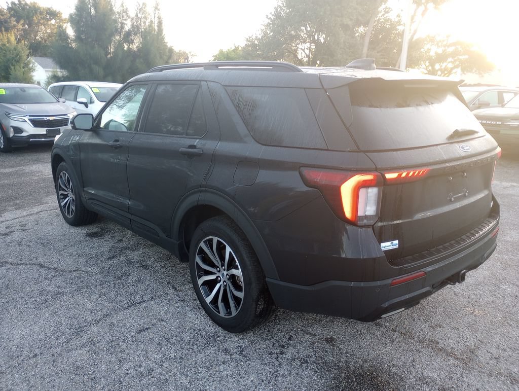 Certified 2025 Ford Explorer ST-Line AWD/4WD image 5