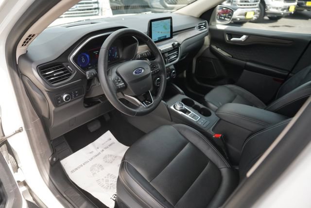 Certified 2020 Ford Escape Titanium w/ Titanium Premium Package 2.0 AWD/4WD image 8