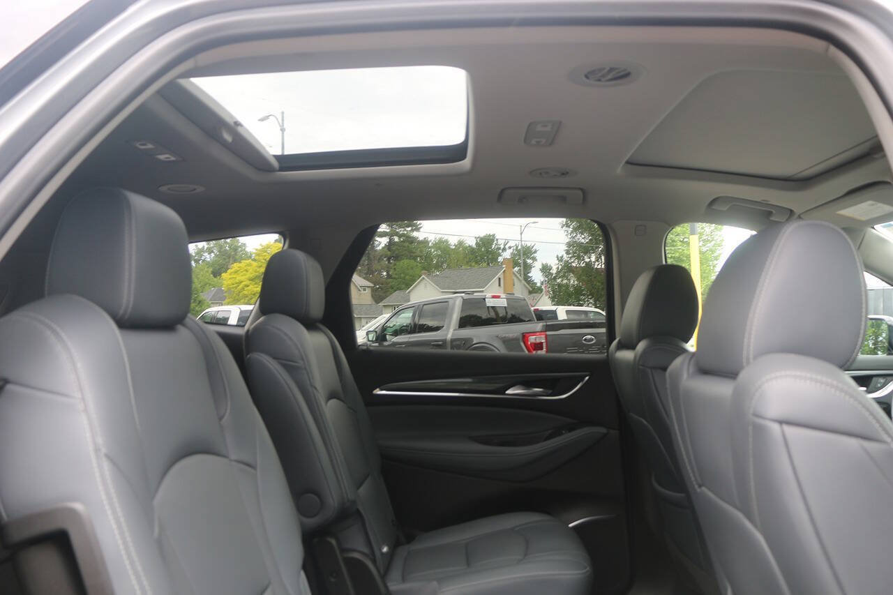 Used 2021 Buick Enclave Premium w/ Sun and Sites Package AWD/4WD image 18