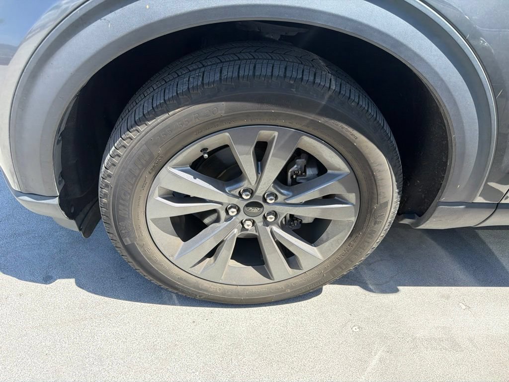 Certified 2023 Ford Explorer XLT w/ Equipment Group 202A AWD/4WD image 4
