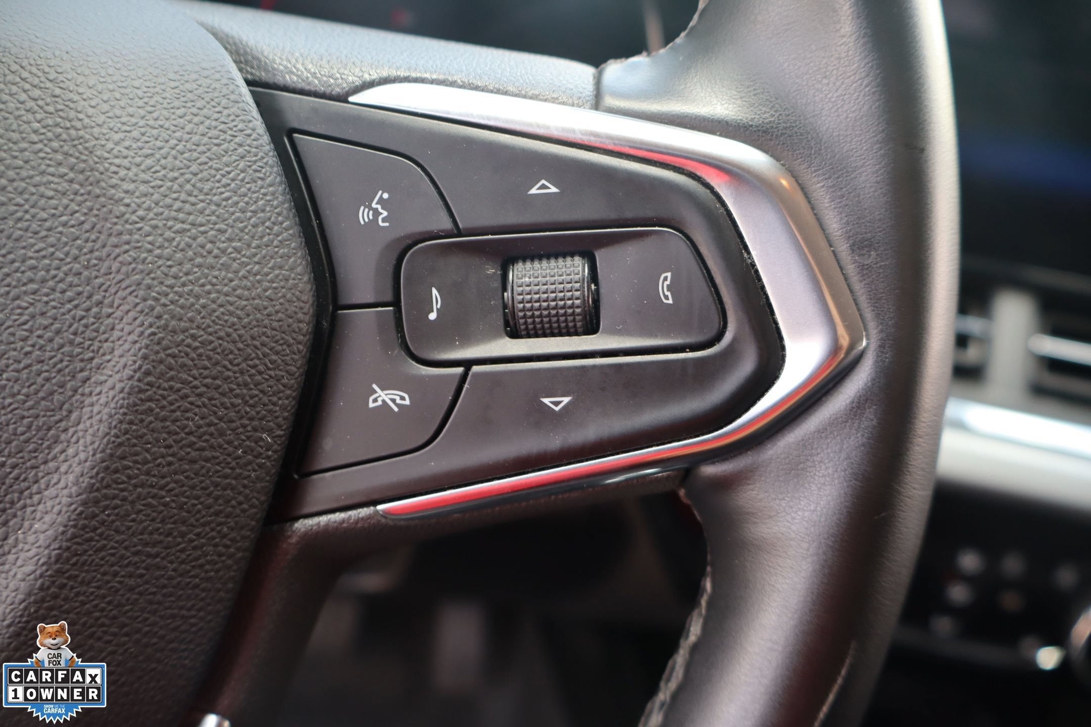 Used 2025 Chevrolet Trax LT w/ LT Convenience Package FWD image 17