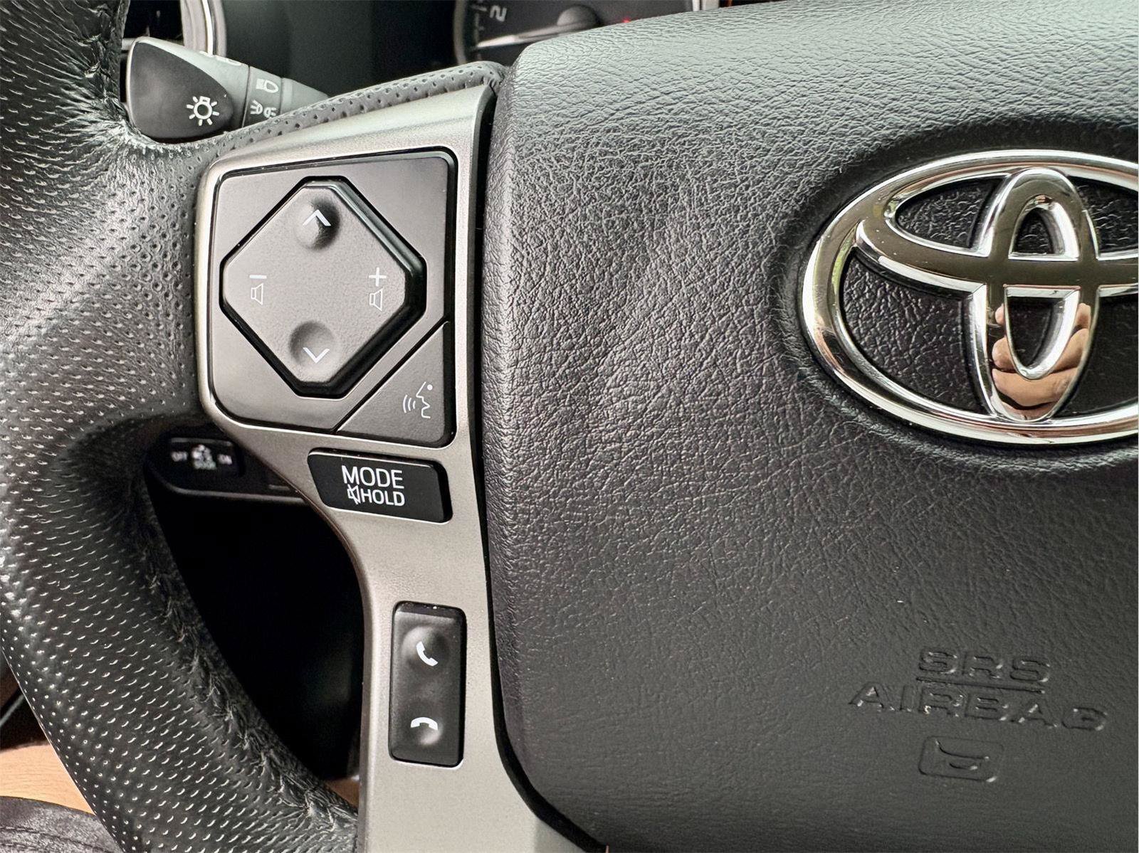 Used 2022 Toyota Tacoma SR5 RWD image 18