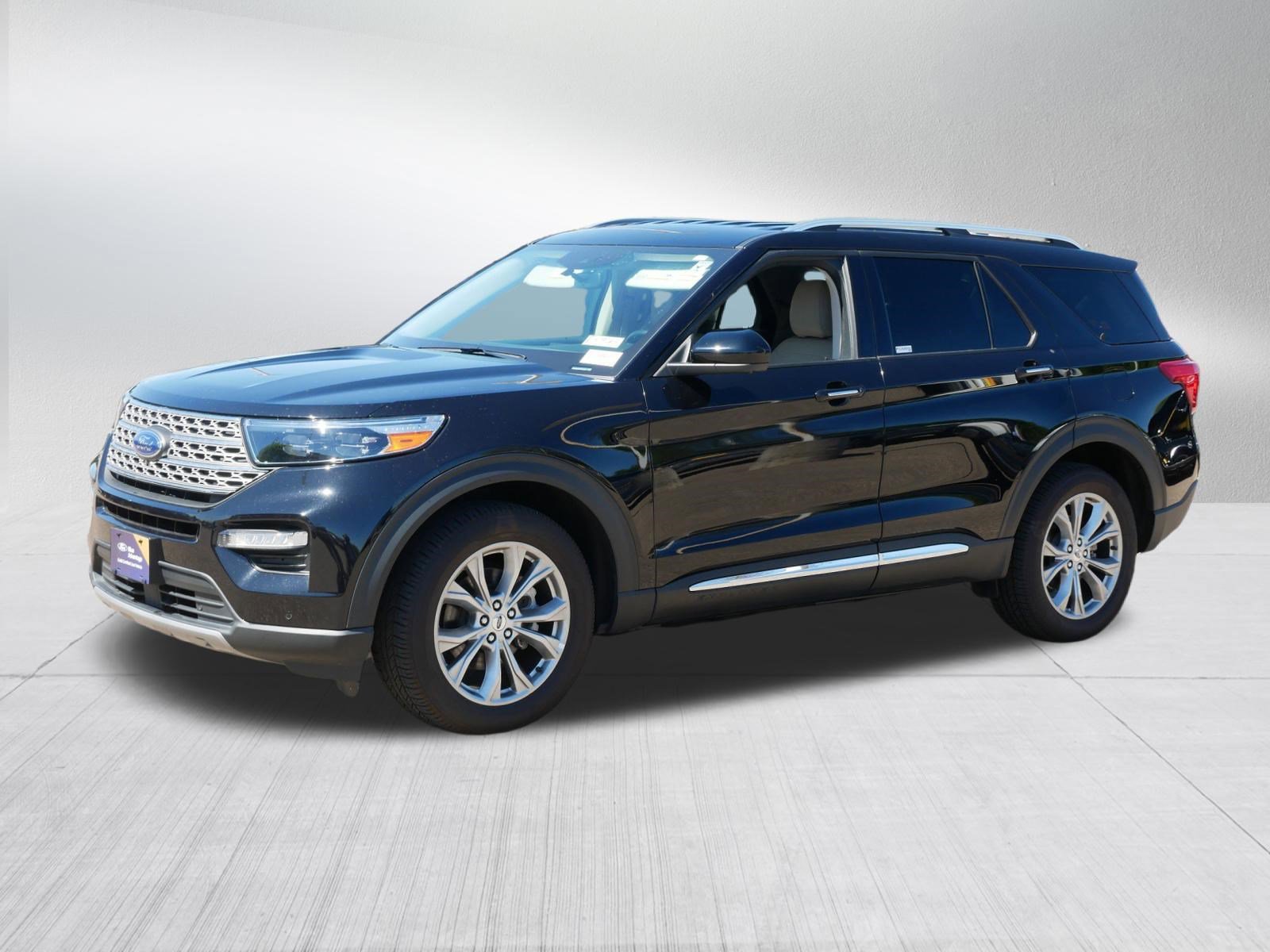 Certified 2023 Ford Explorer Limited AWD/4WD image 3