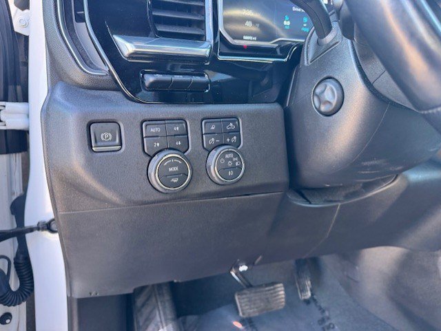 Used 2022 Chevrolet Silverado 1500 High Country w/ High Country Premium Package AWD/4WD image 16