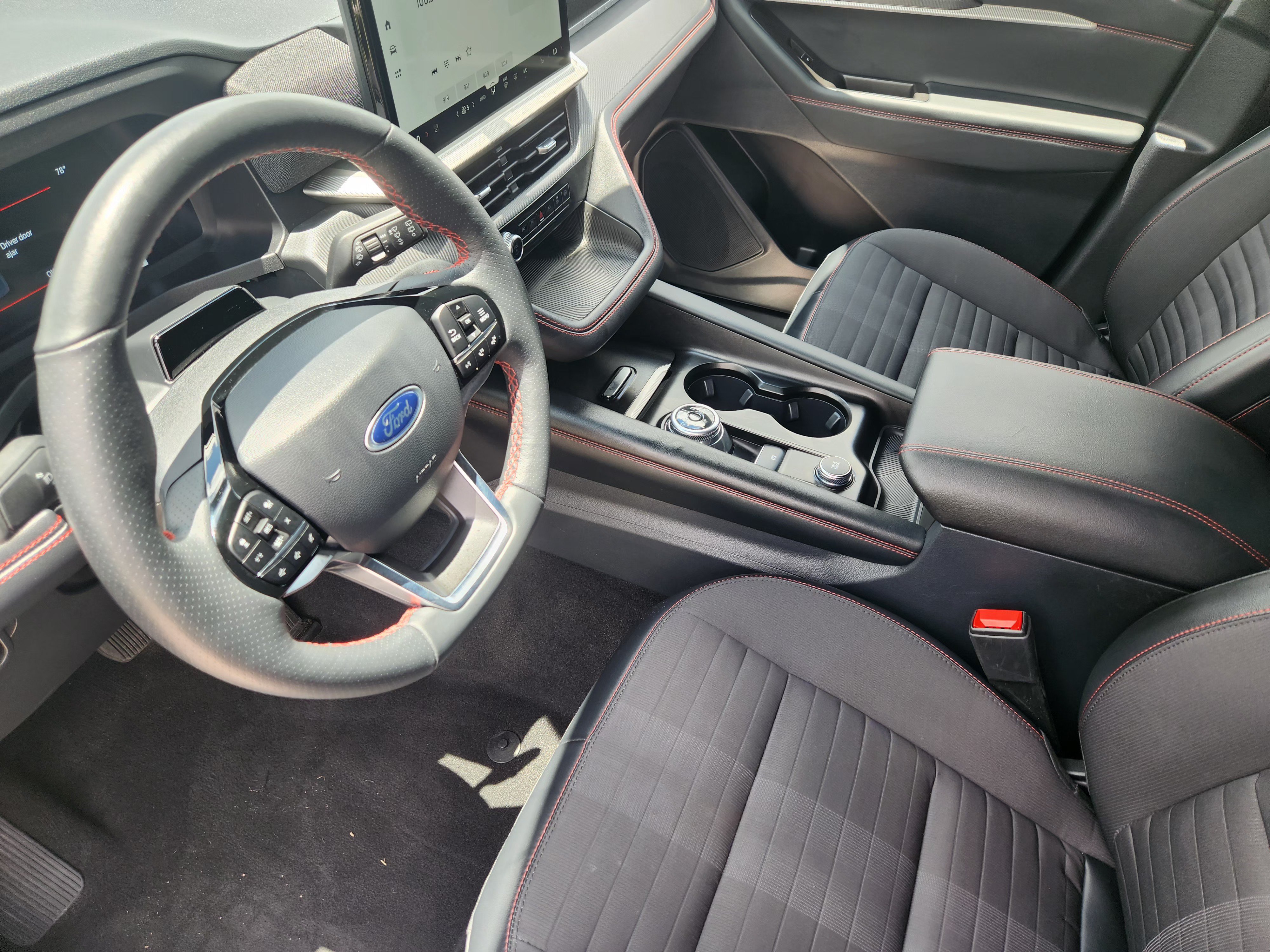 Certified 2025 Ford Explorer ST-Line AWD/4WD image 14