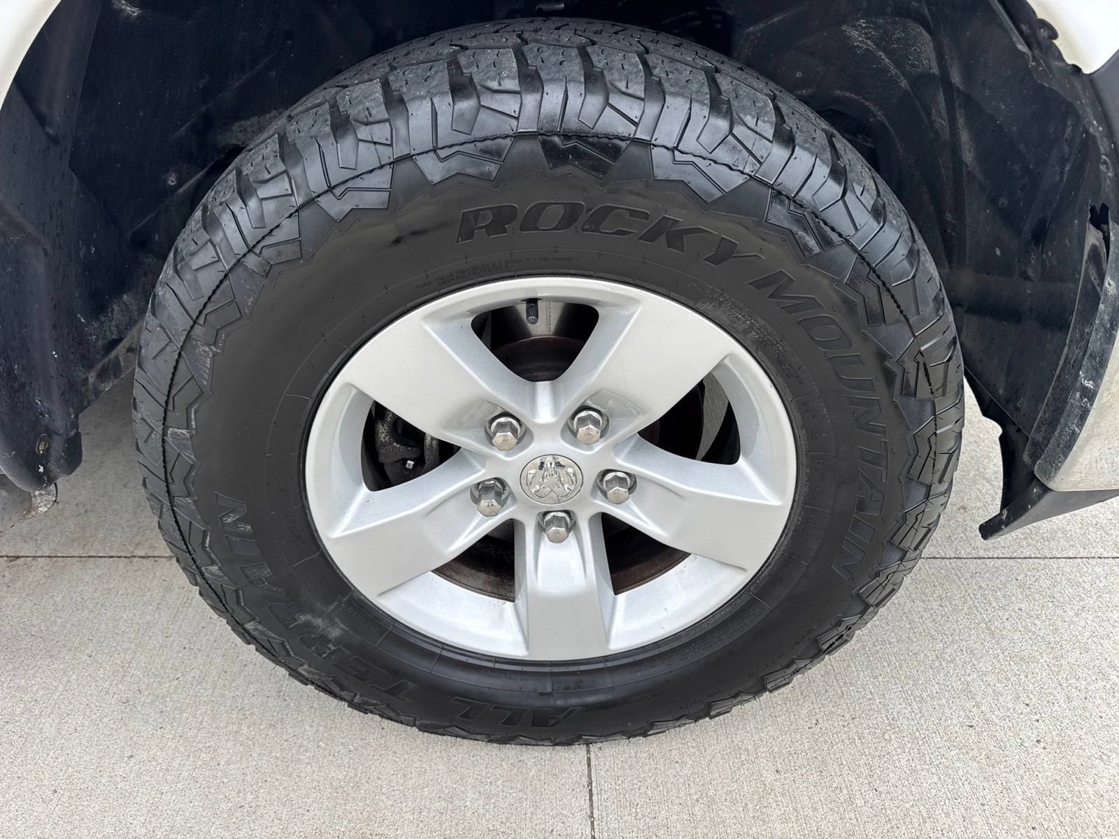 Used 2018 RAM 1500 ST w/ SXT Appearance Group AWD/4WD image 14