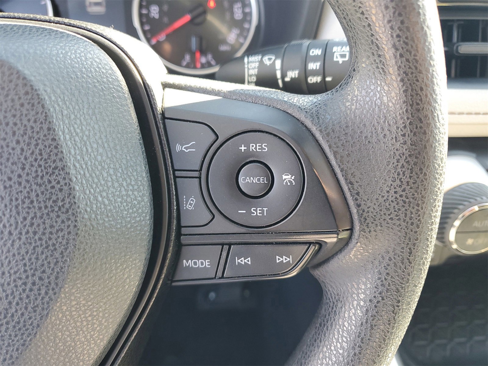 Used 2019 Toyota RAV4 XLE image 19