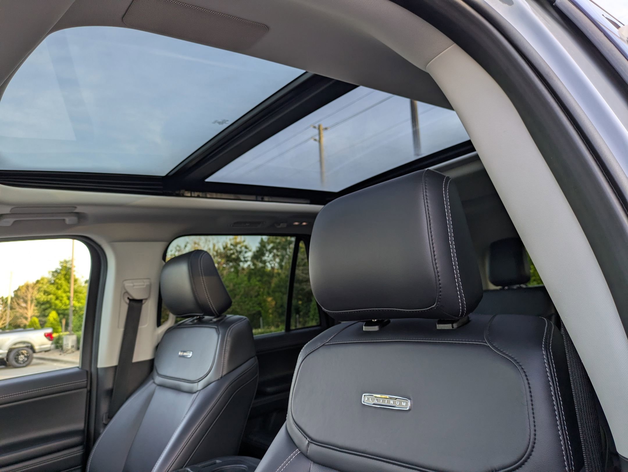 Certified 2025 Ford Expedition Platinum w/ Driver's Package AWD/4WD image 26