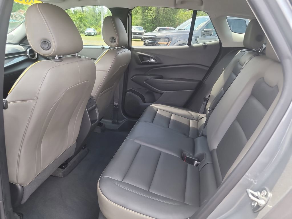 Used 2024 Chevrolet Trax ACTIV image 11