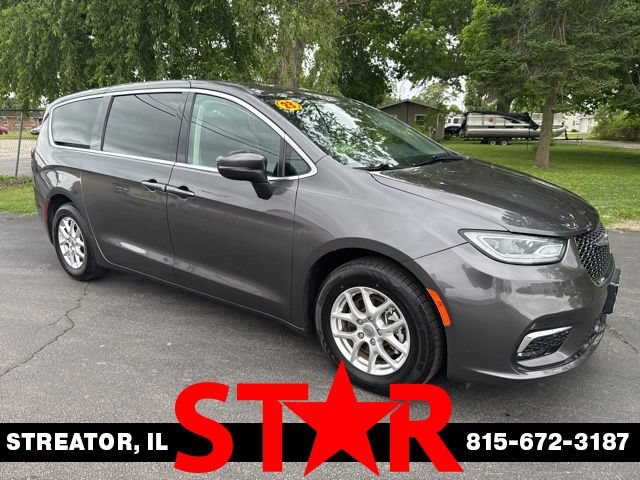 Used 2023 Chrysler Pacifica Touring-L