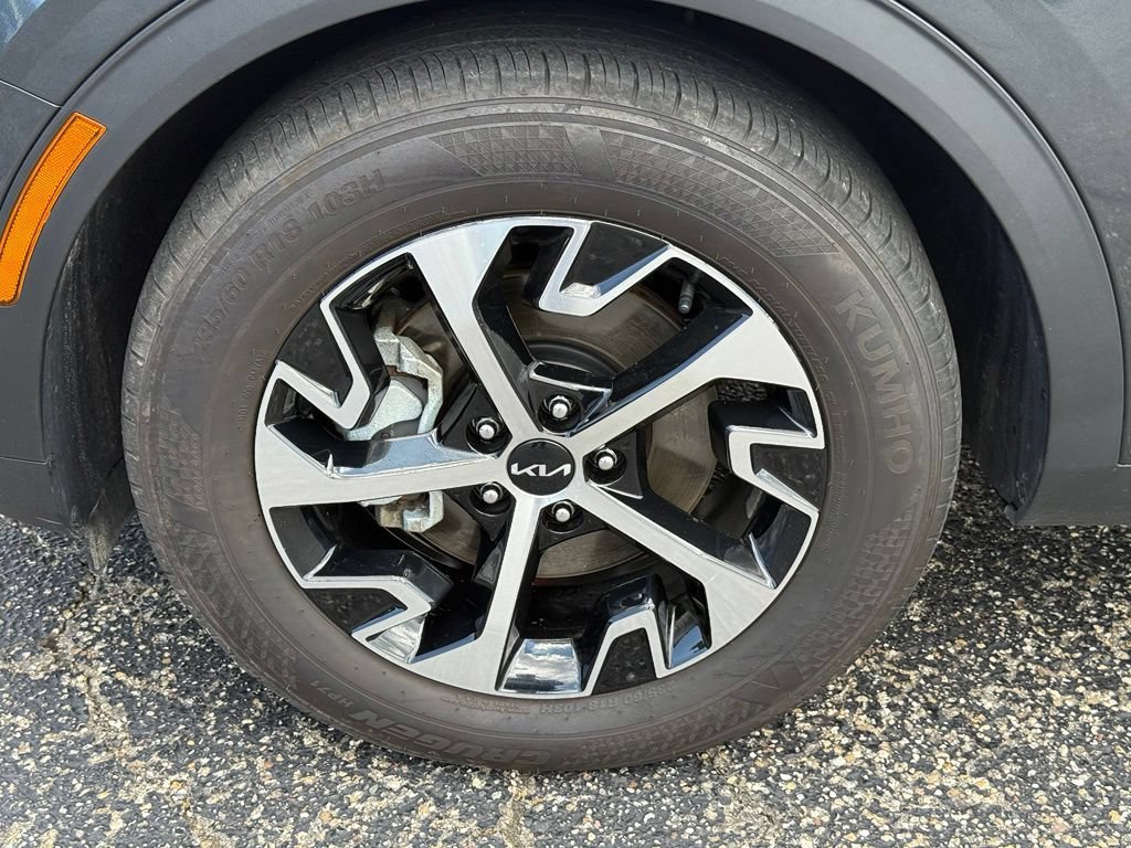 Used 2025 Kia Sportage EX FWD image 38