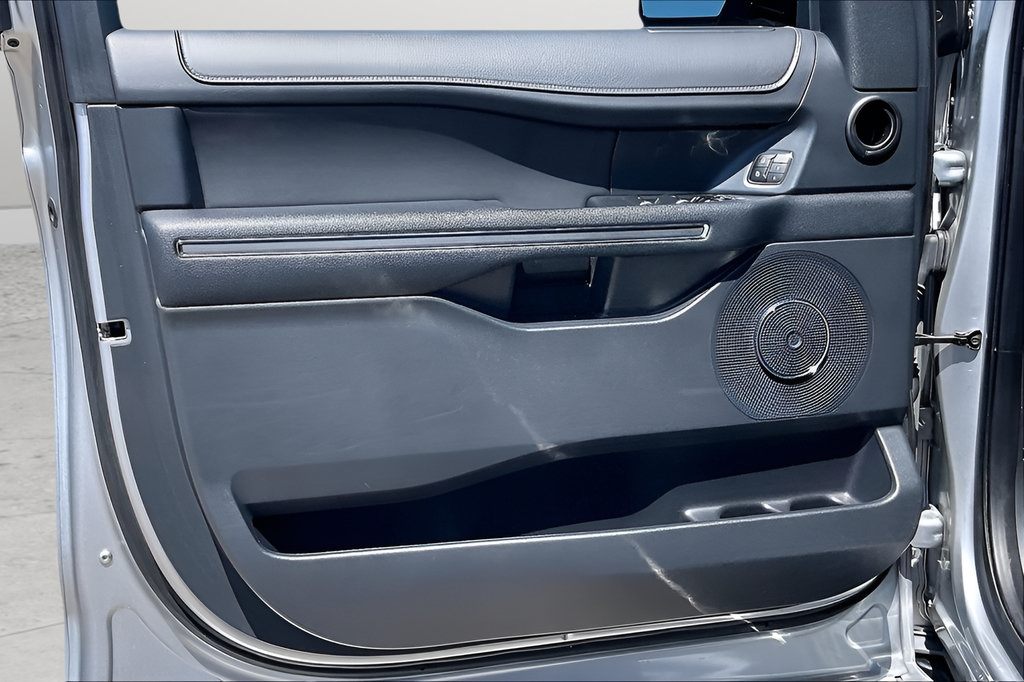 Certified 2022 Ford Expedition XLT RWD image 16