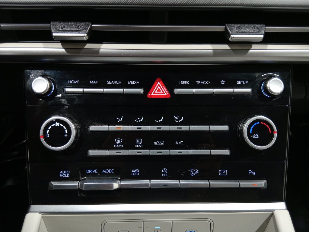 Used 2024 Hyundai Santa Fe SE AWD/4WD image 22