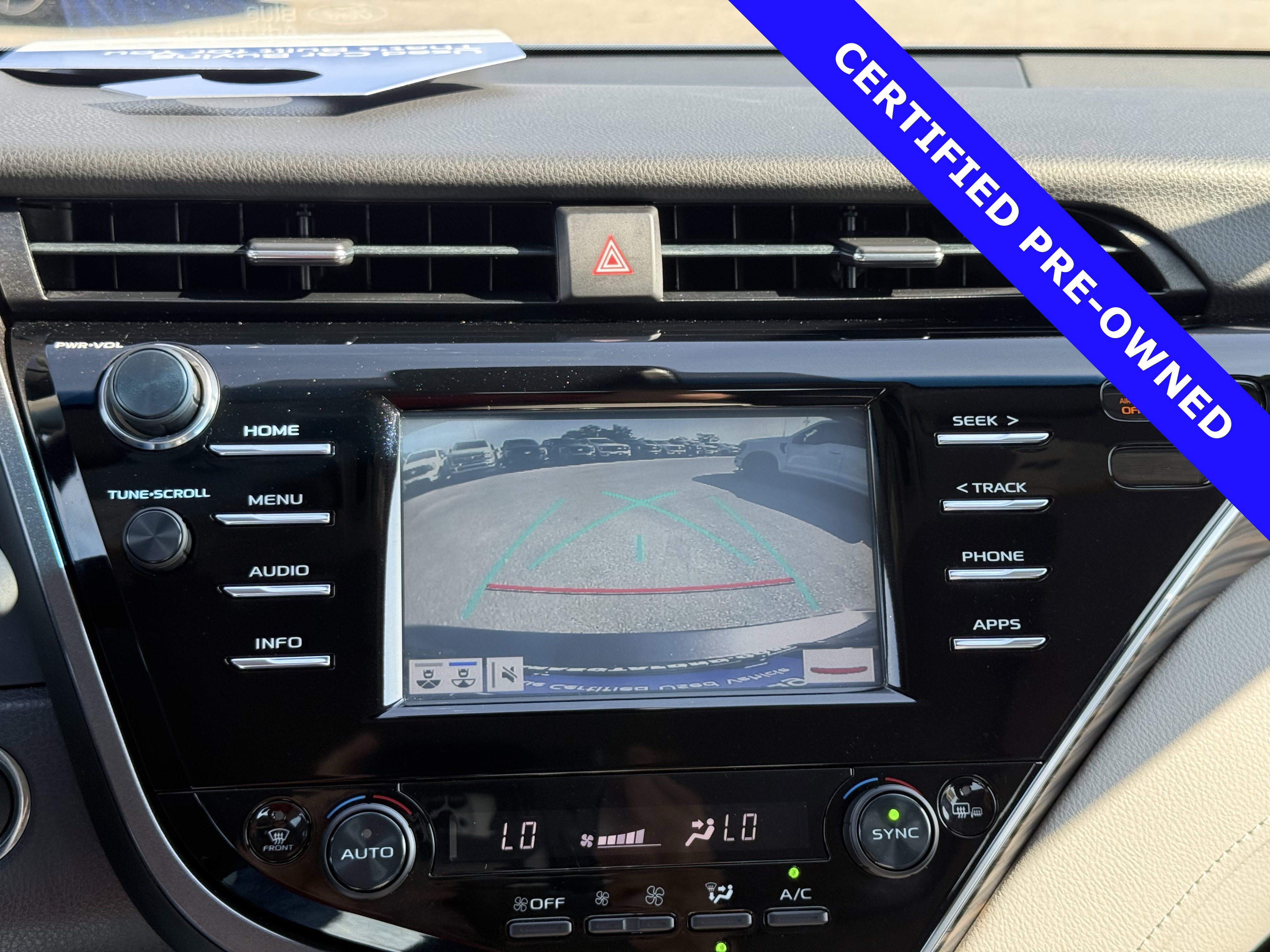 Used 2018 Toyota Camry XLE image 28