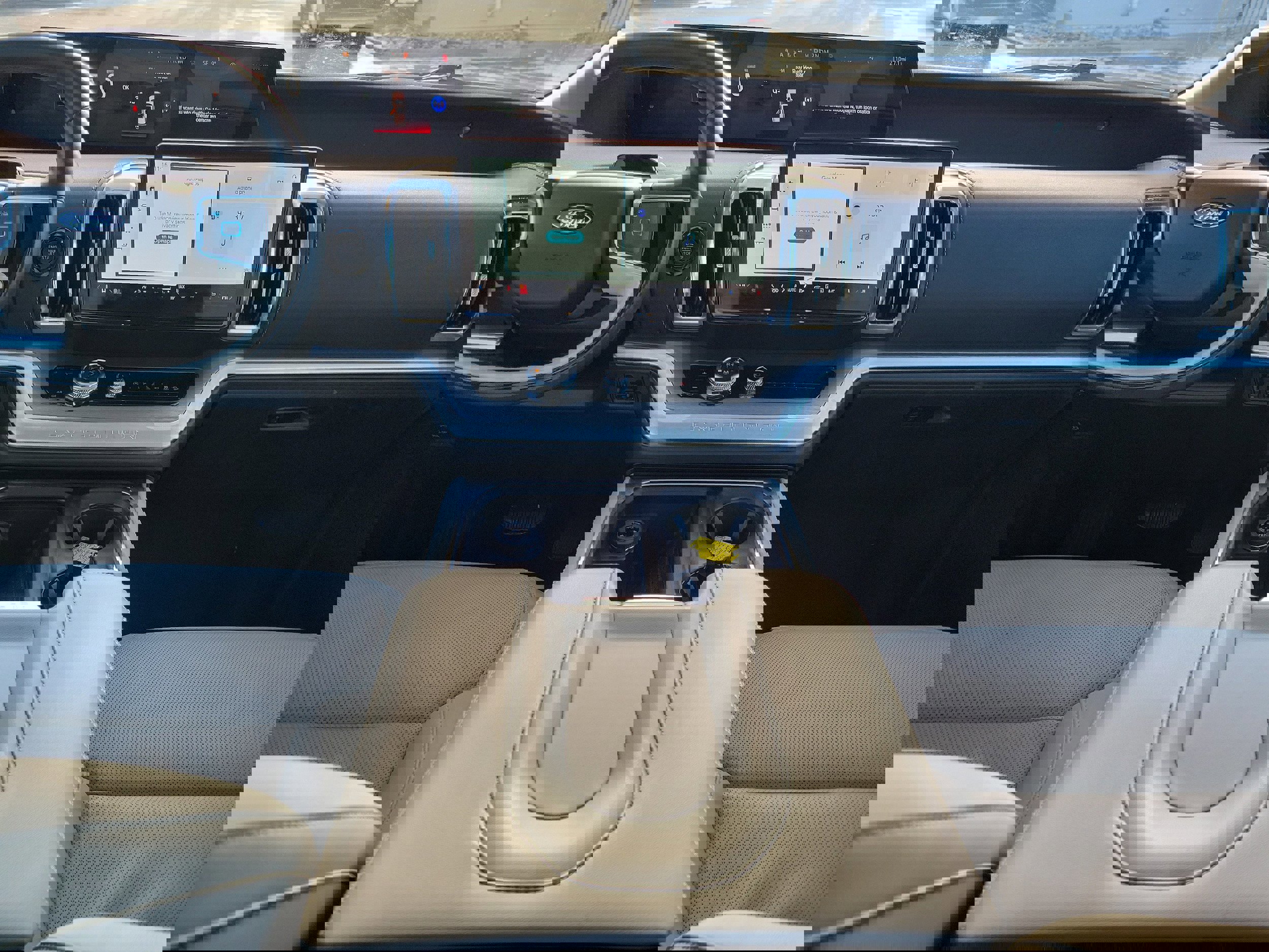 Certified 2025 Ford Expedition Max Platinum image 18