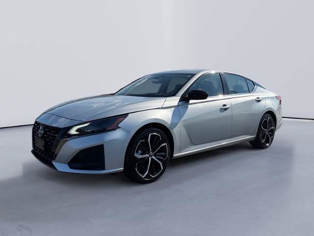 Used 2024 Nissan Altima 2.5 SR FWD image 1