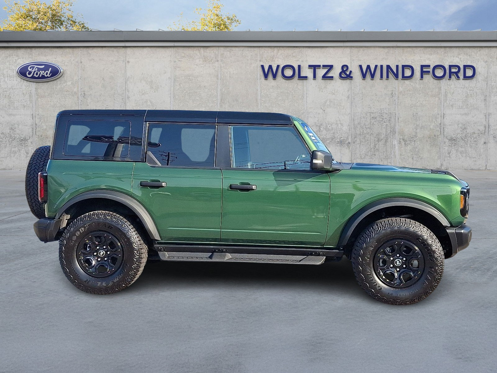 Certified 2025 Ford Bronco Badlands AWD/4WD image 7