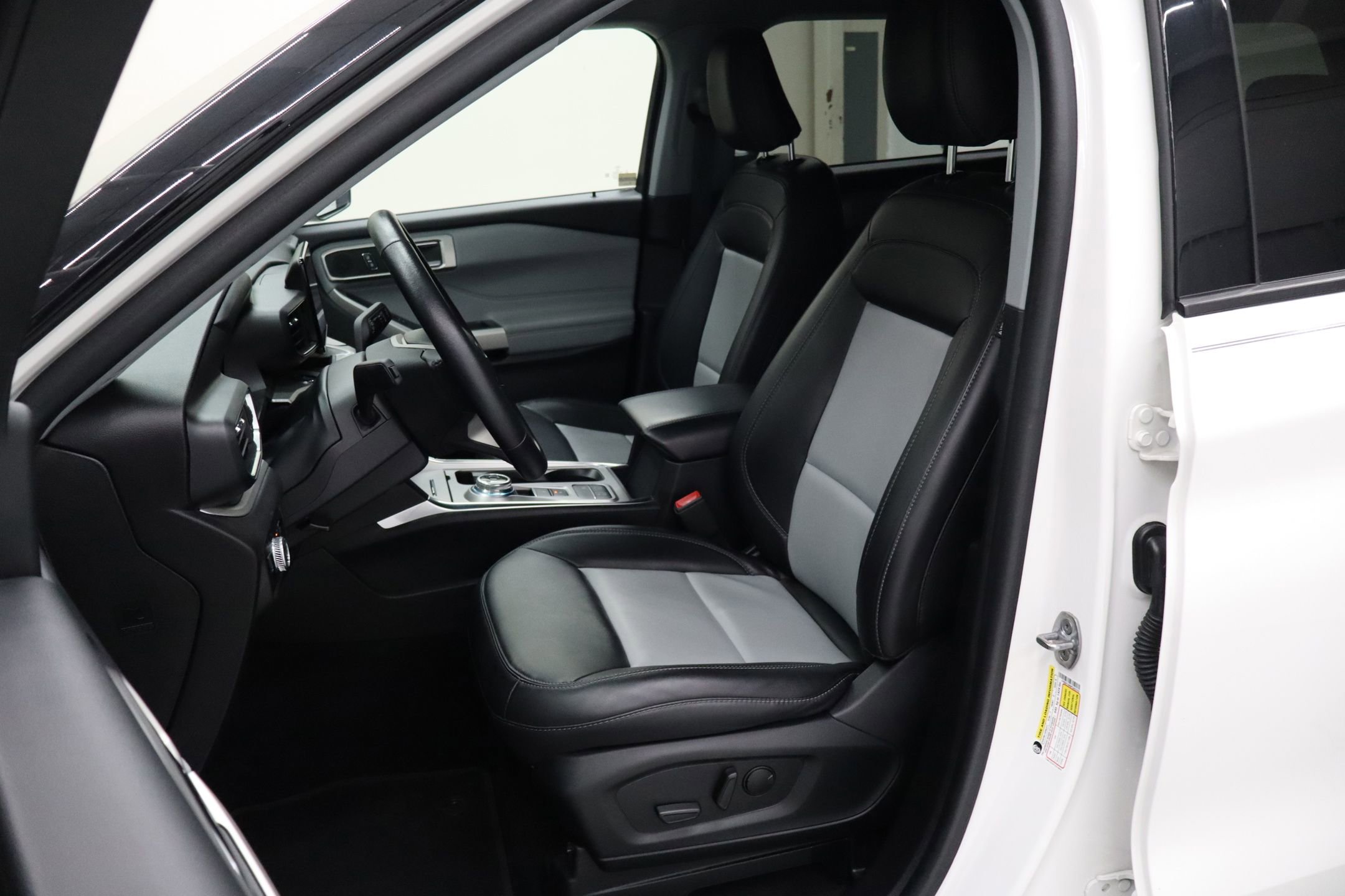 Certified 2023 Ford Explorer XLT w/ Equipment Group 202A image 12