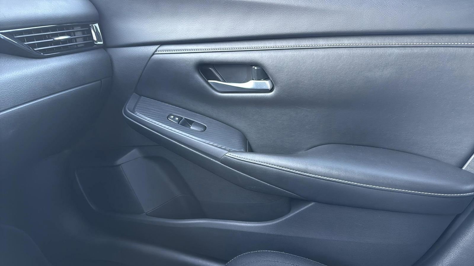 Used 2024 Nissan Sentra SV image 24