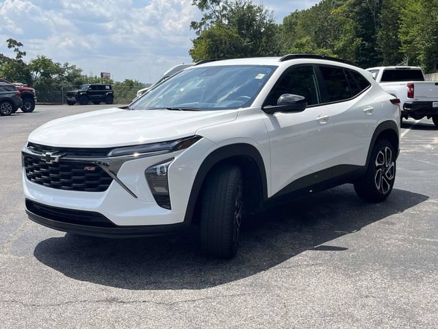 Used 2025 Chevrolet Trax RS w/ Sunroof Package FWD image 8