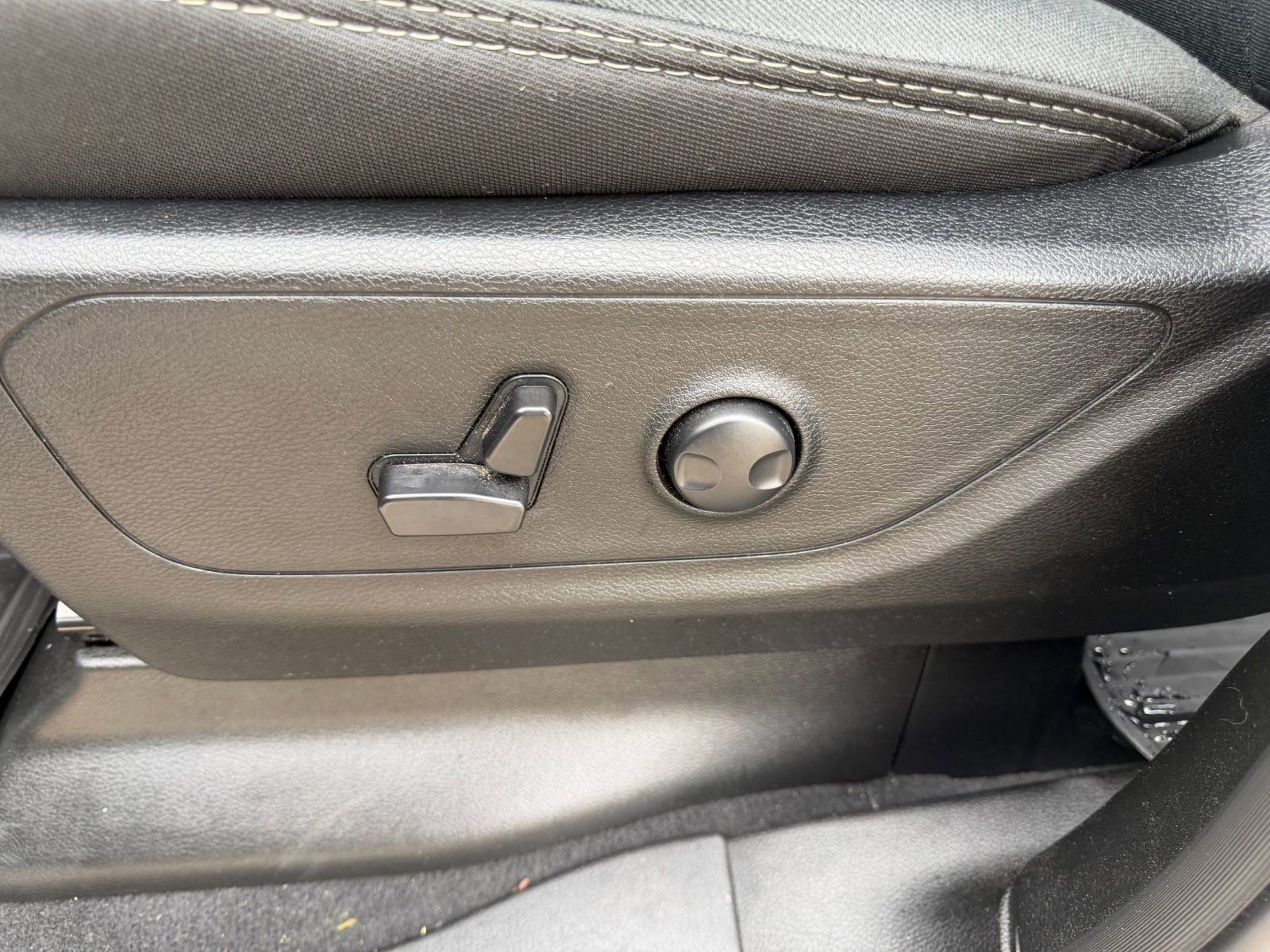 Used 2025 RAM 1500 Lone Star image 12