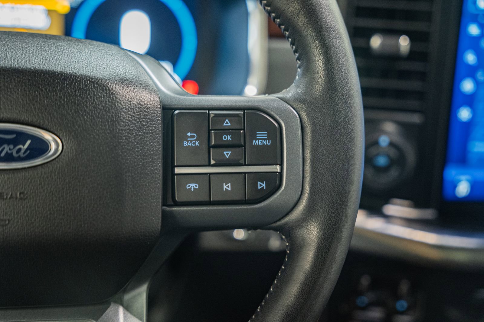 Certified 2023 Ford F150 Lariat w/ Equipment Group 502A High image 38