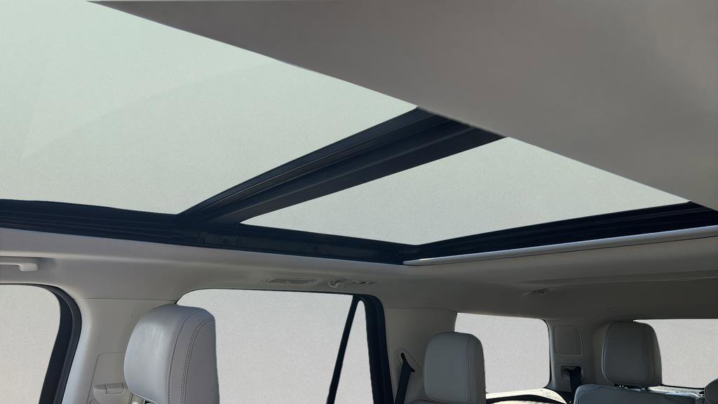Certified 2025 Ford Expedition Platinum image 12