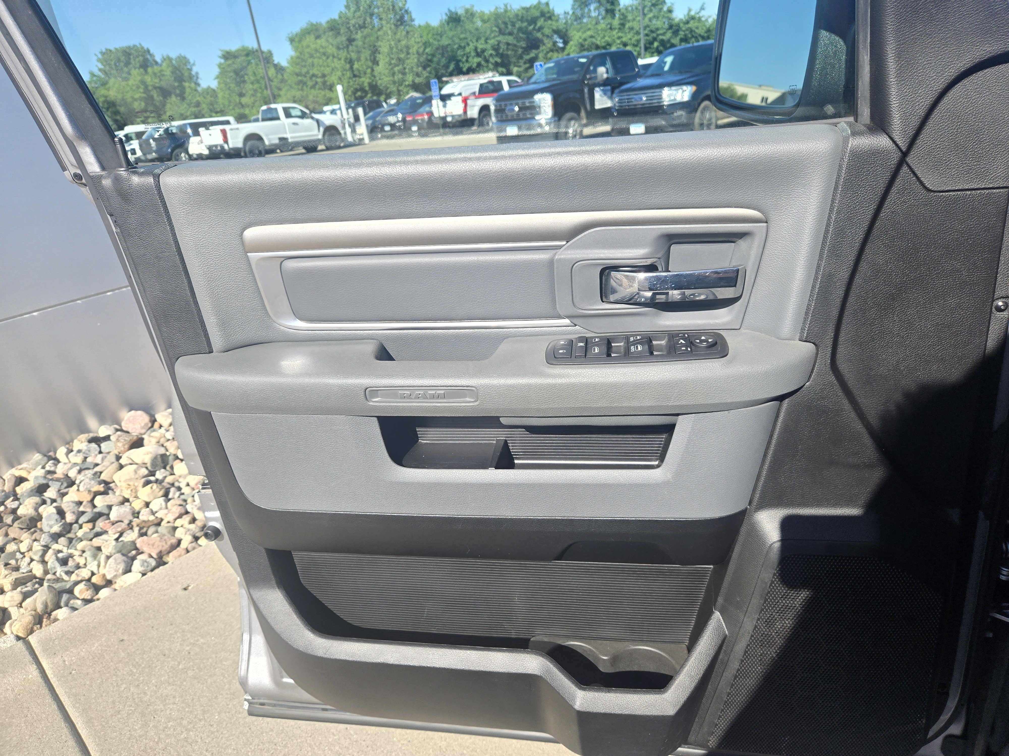 Used 2019 RAM 1500 Classic SLT w/ Luxury Group AWD/4WD image 21