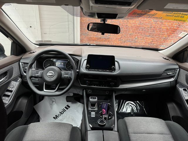 Used 2023 Nissan Rogue SV AWD/4WD image 11