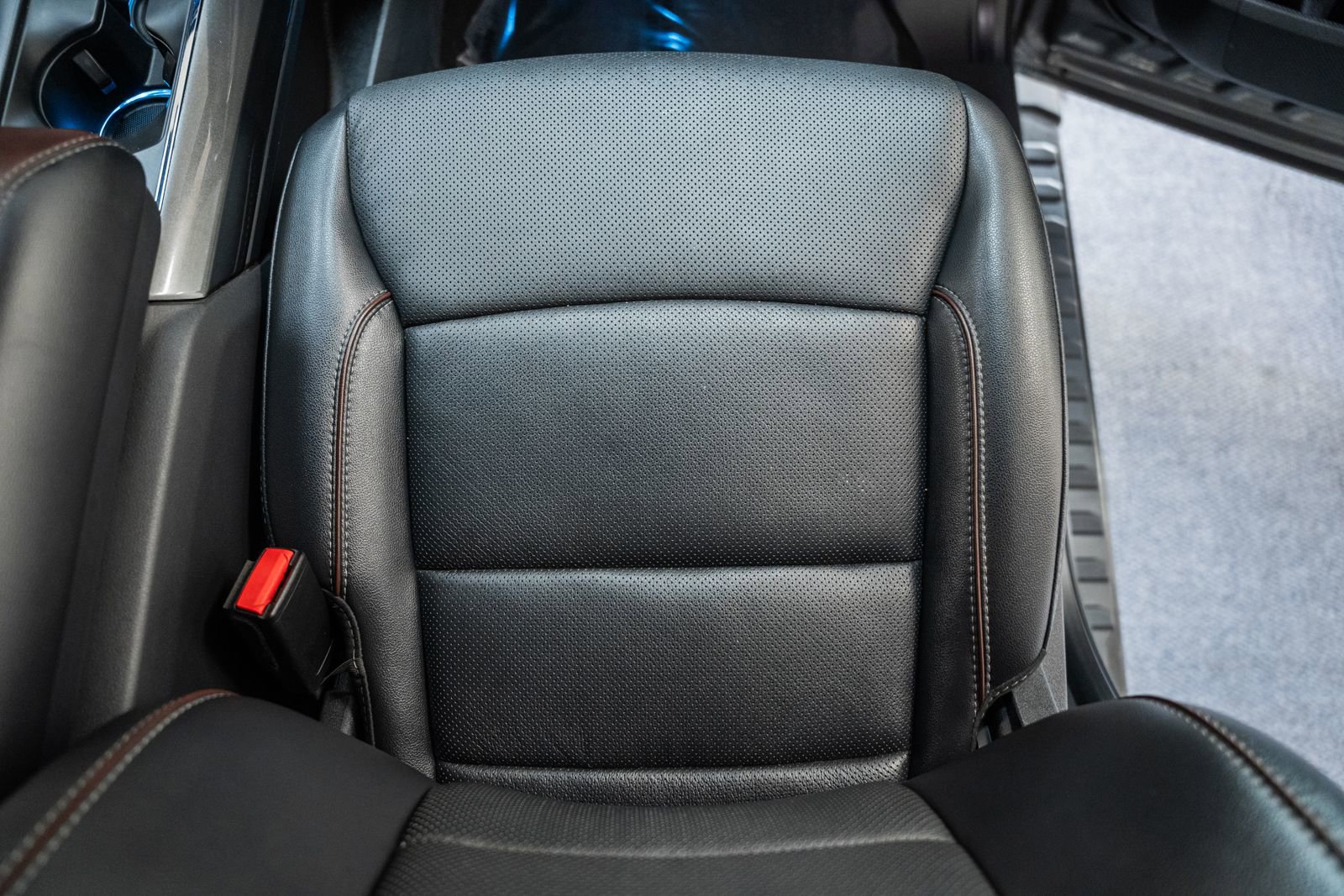 Certified 2021 Ford F150 Lariat w/ Equipment Group 502A High image 37