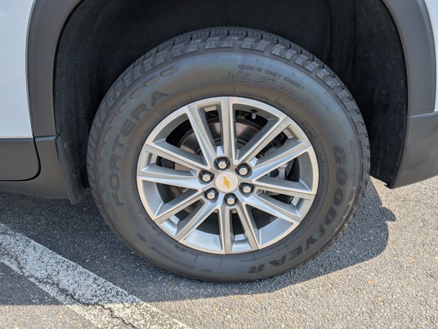 Used 2023 Chevrolet Traverse LT FWD image 30