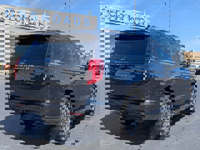 Certified 2025 Ford Expedition Active image 5