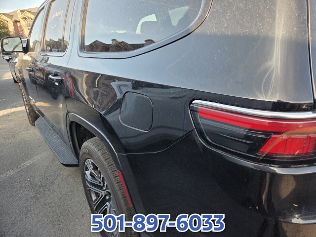 Used 2024 Jeep Wagoneer Series II w/ Flexible Seating Group RWD image 6
