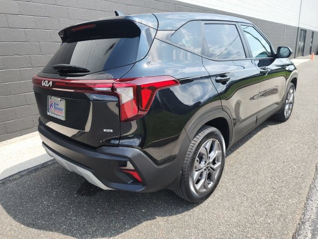 Used 2024 Kia Seltos LX AWD/4WD image 6