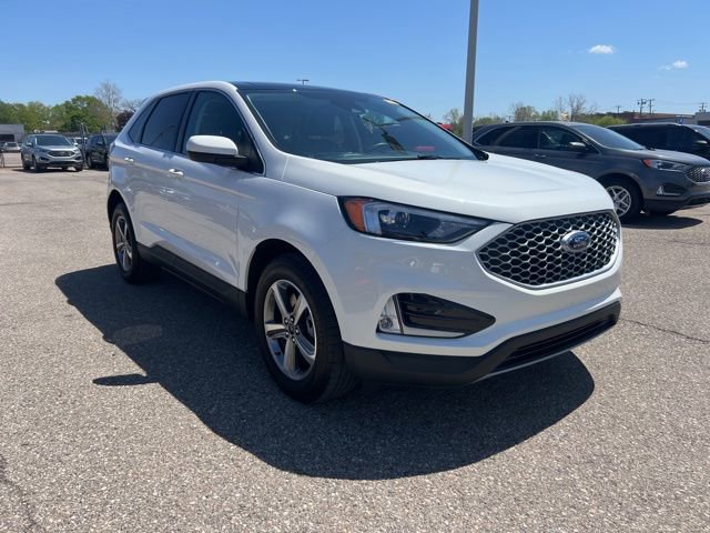 Certified 2023 Ford Edge SEL w/ Convenience Package AWD/4WD image 3