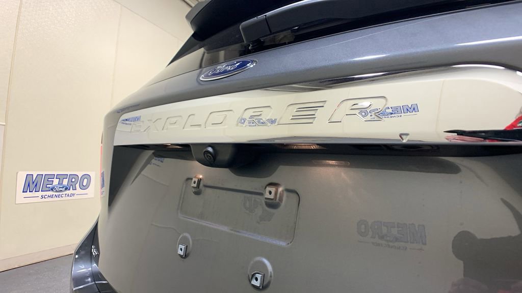 Certified 2023 Ford Explorer XLT w/ Class IV Trailer Tow Package image 22