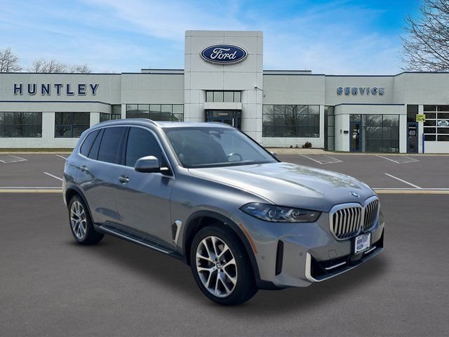 Used 2024 BMW X5 xDrive40i AWD/4WD image 3