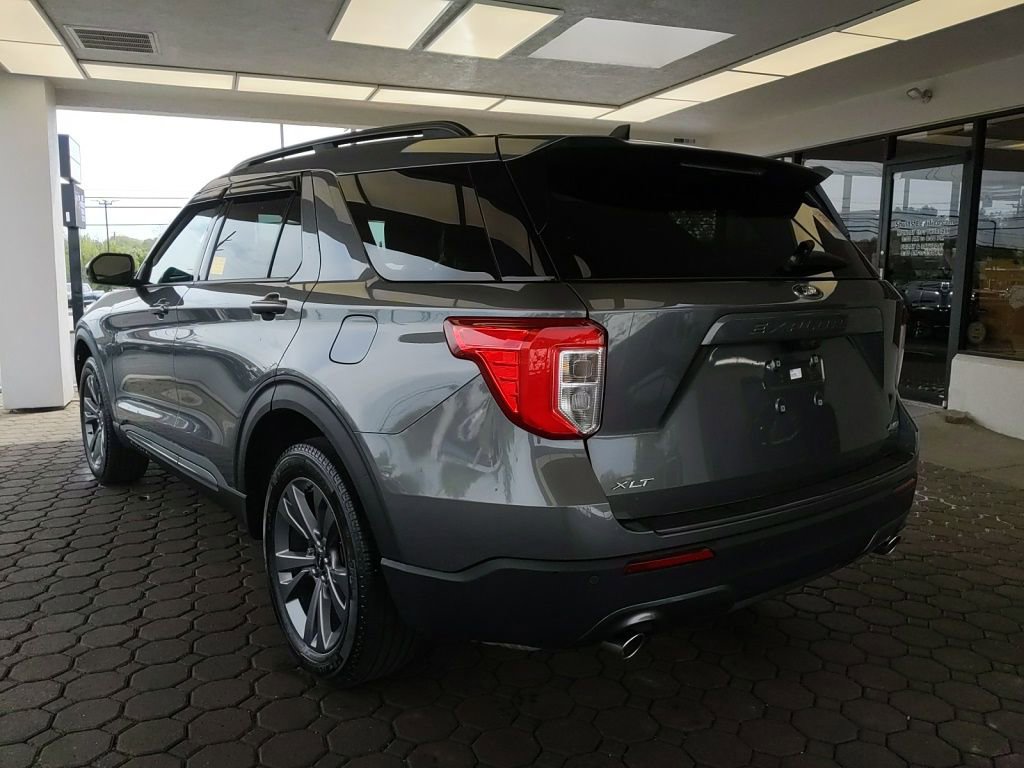 Certified 2023 Ford Explorer XLT w/ Equipment Group 202A AWD/4WD image 10