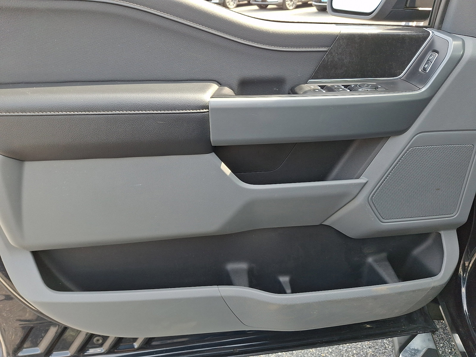 Certified 2022 Ford F150 XLT w/ Equipment Group 302A High image 11