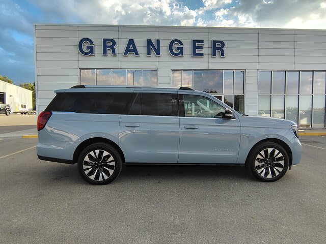 Certified 2025 Ford Expedition Max Platinum w/ Driver's Package AWD/4WD image 7
