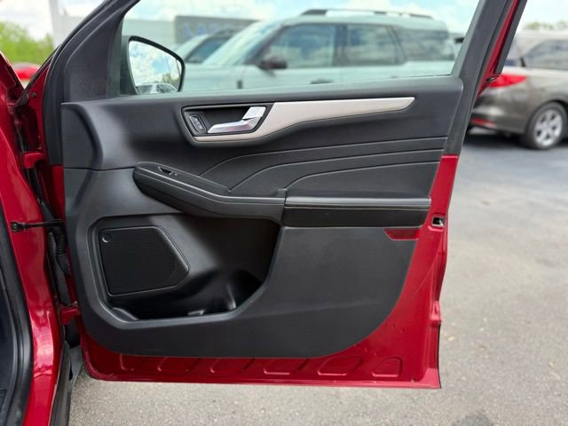 Certified 2022 Ford Escape SEL FWD image 16
