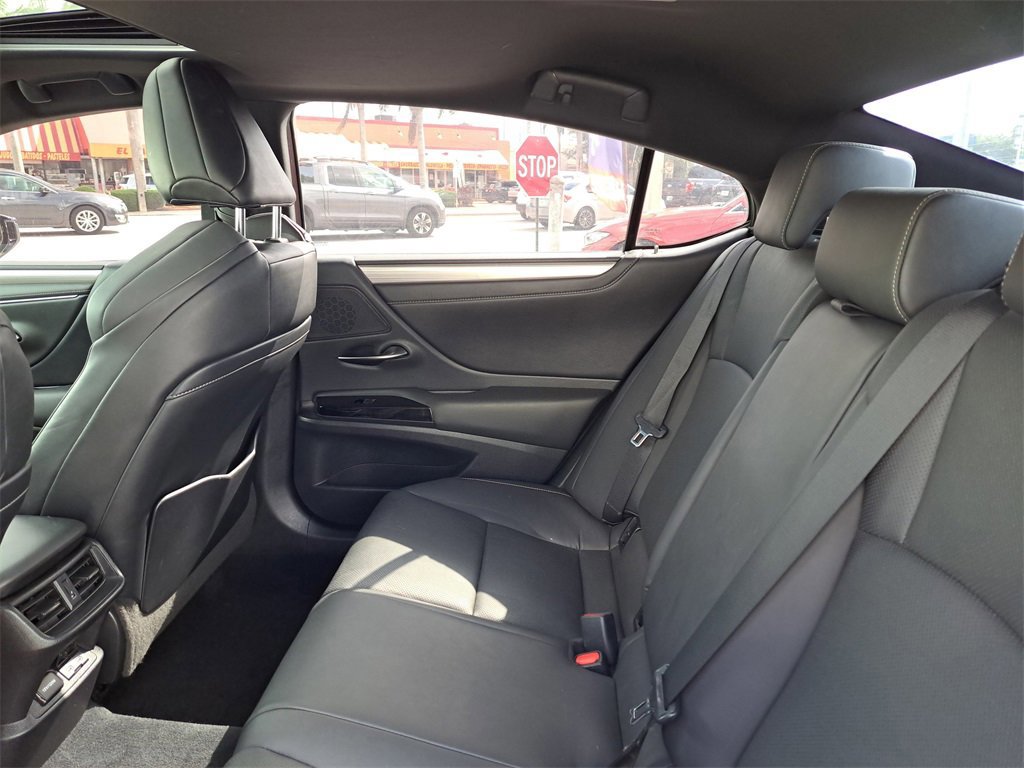 Used 2022 Lexus ES 350 F Sport image 6