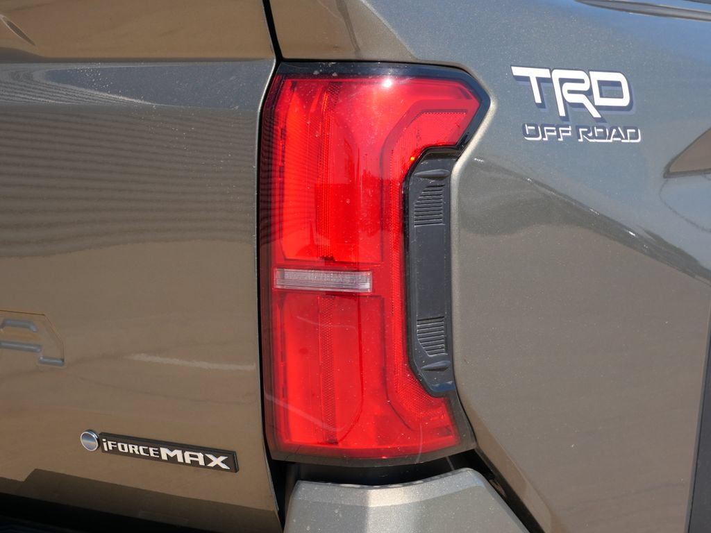 Used 2025 Toyota Tacoma TRD Off-Road AWD/4WD image 11
