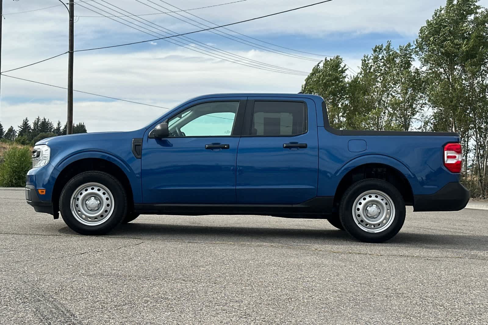 Certified 2023 Ford Maverick XL FWD image 5