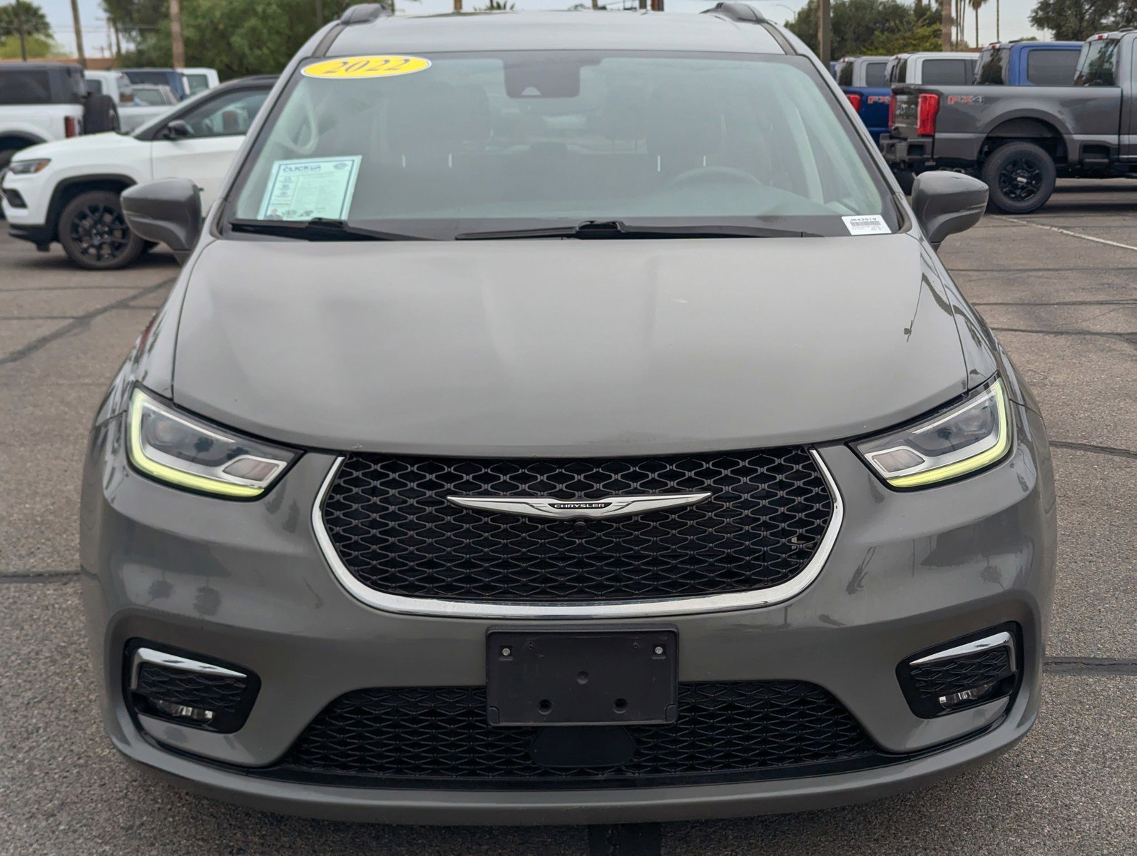 Used 2022 Chrysler Pacifica Touring-L FWD image 6