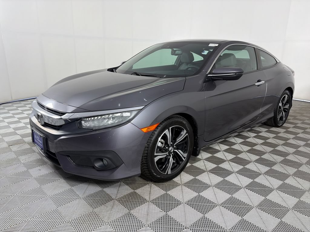 Used 2017 Honda Civic Touring image 3