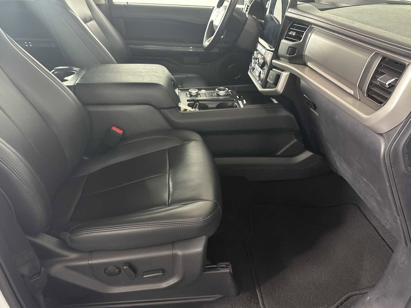 Certified 2024 Ford Expedition Max XLT image 13