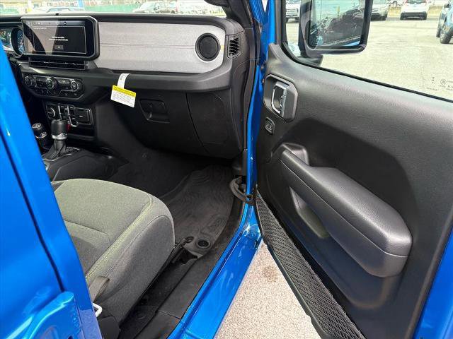 Used 2024 Jeep Gladiator Sport image 25