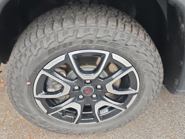 Used 2025 Jeep Compass Trailhawk AWD/4WD image 12